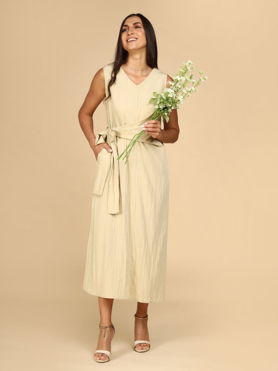 Cinched Silhouette Midi Dress - LEYR